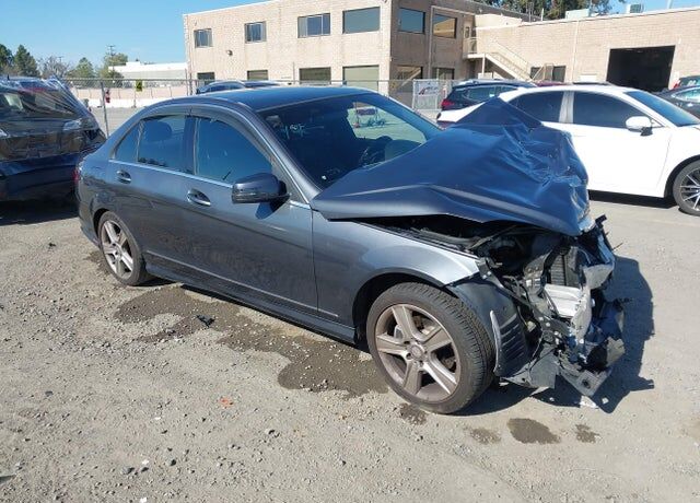 2011 MERCEDES-BENZ C-Class