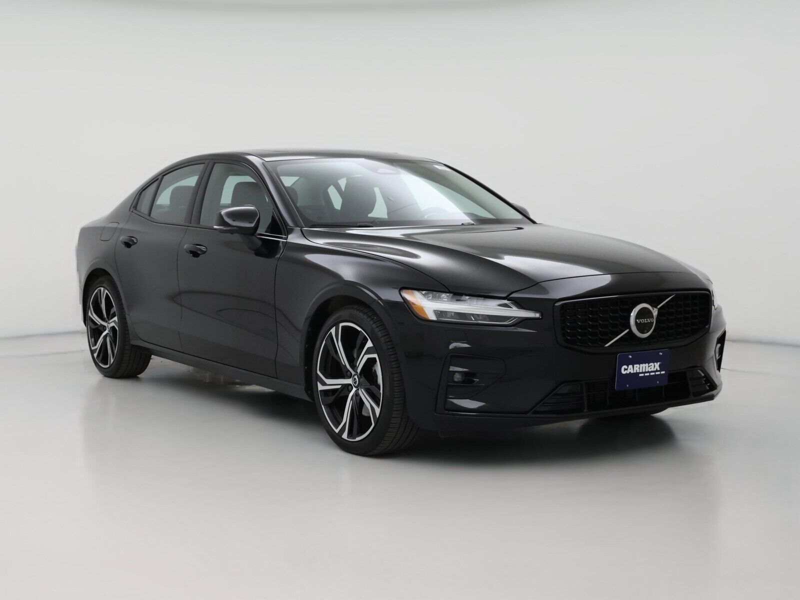 2025 VOLVO S60
