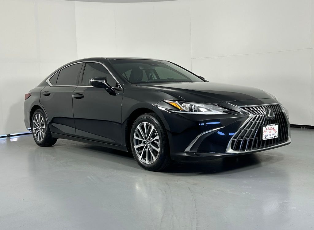 2022 LEXUS ES
