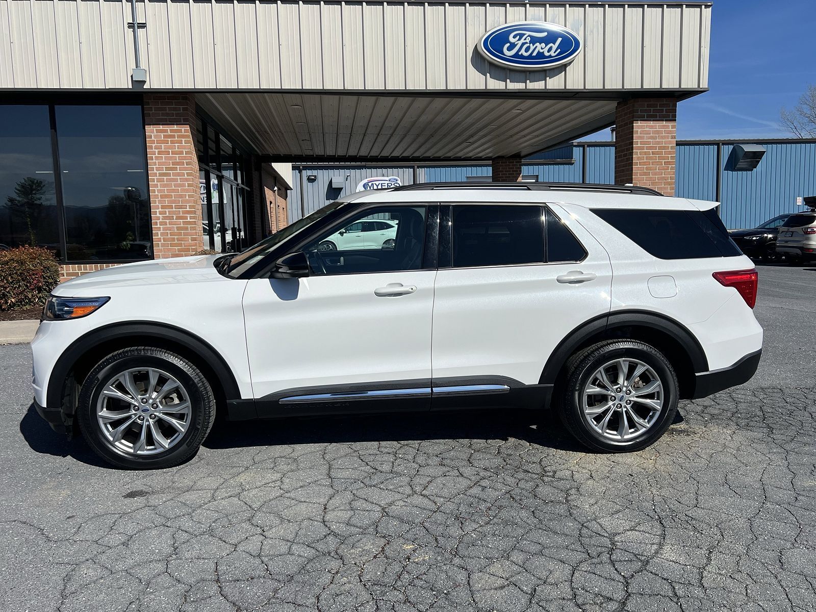 2023 FORD Explorer