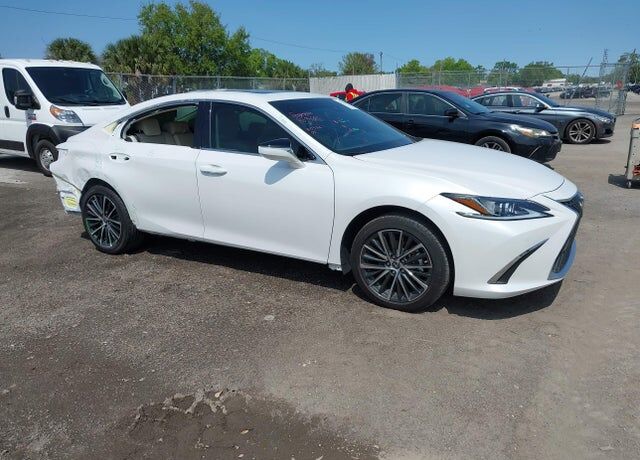 2024 LEXUS ES