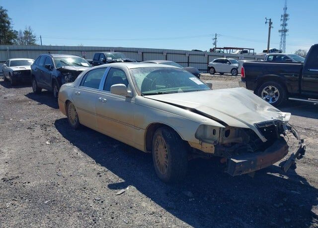 2006 LINCOLN Town Car