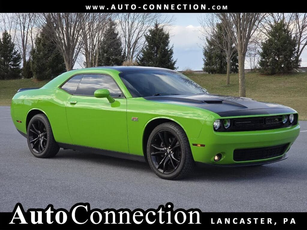 2017 DODGE Challenger