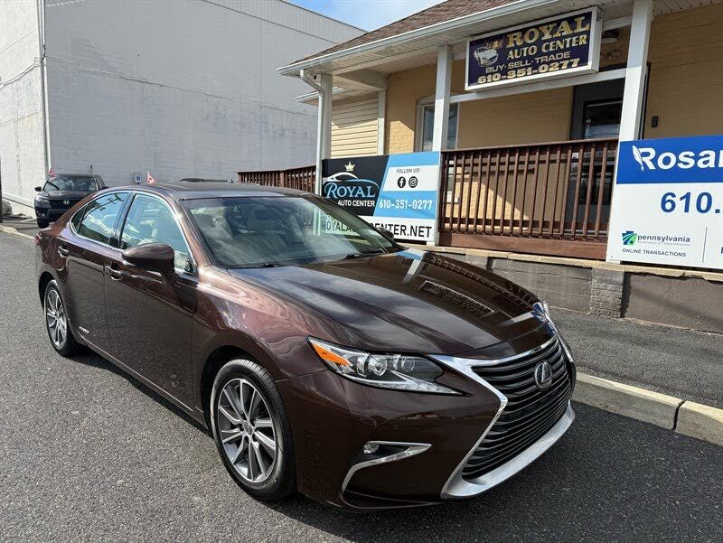2018 LEXUS ES