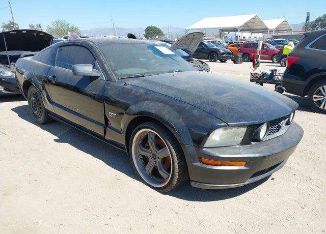 2005 FORD Mustang