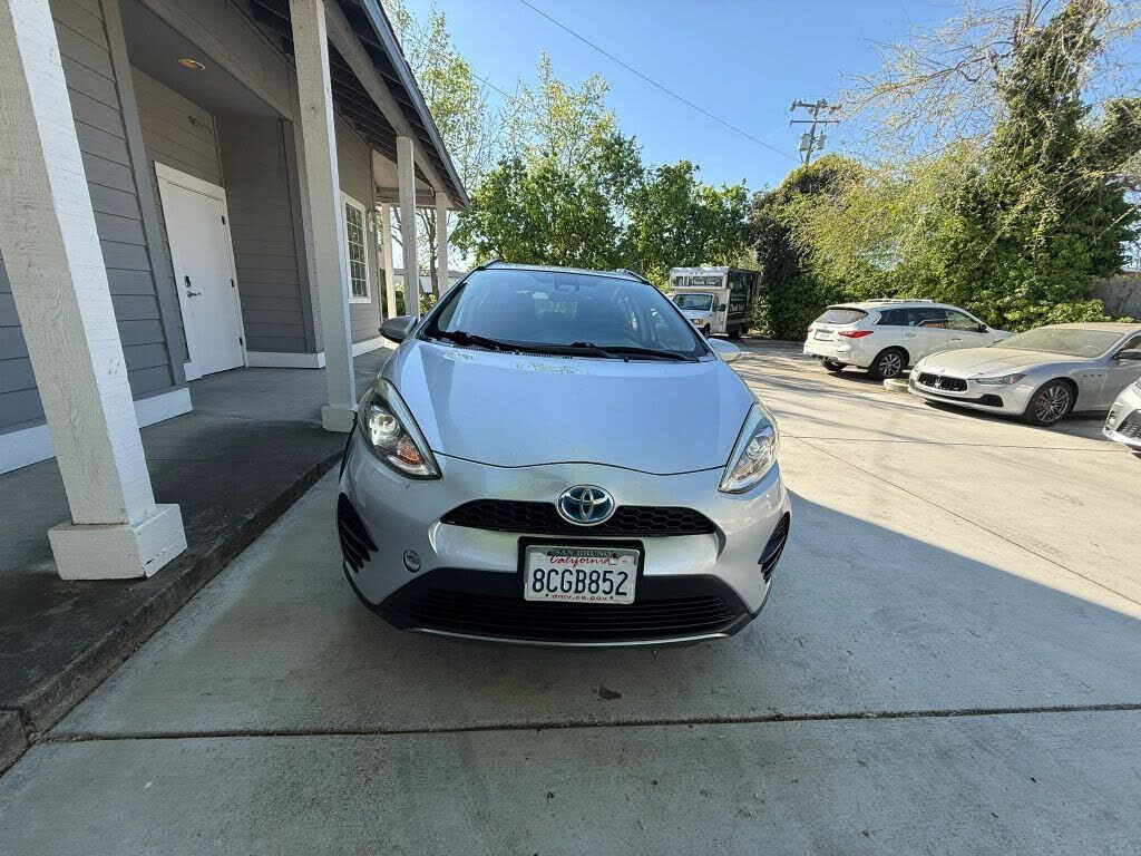 2018 TOYOTA Prius