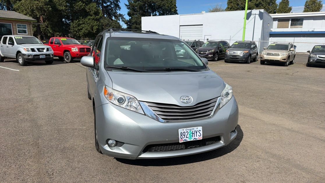 2015 TOYOTA Sienna