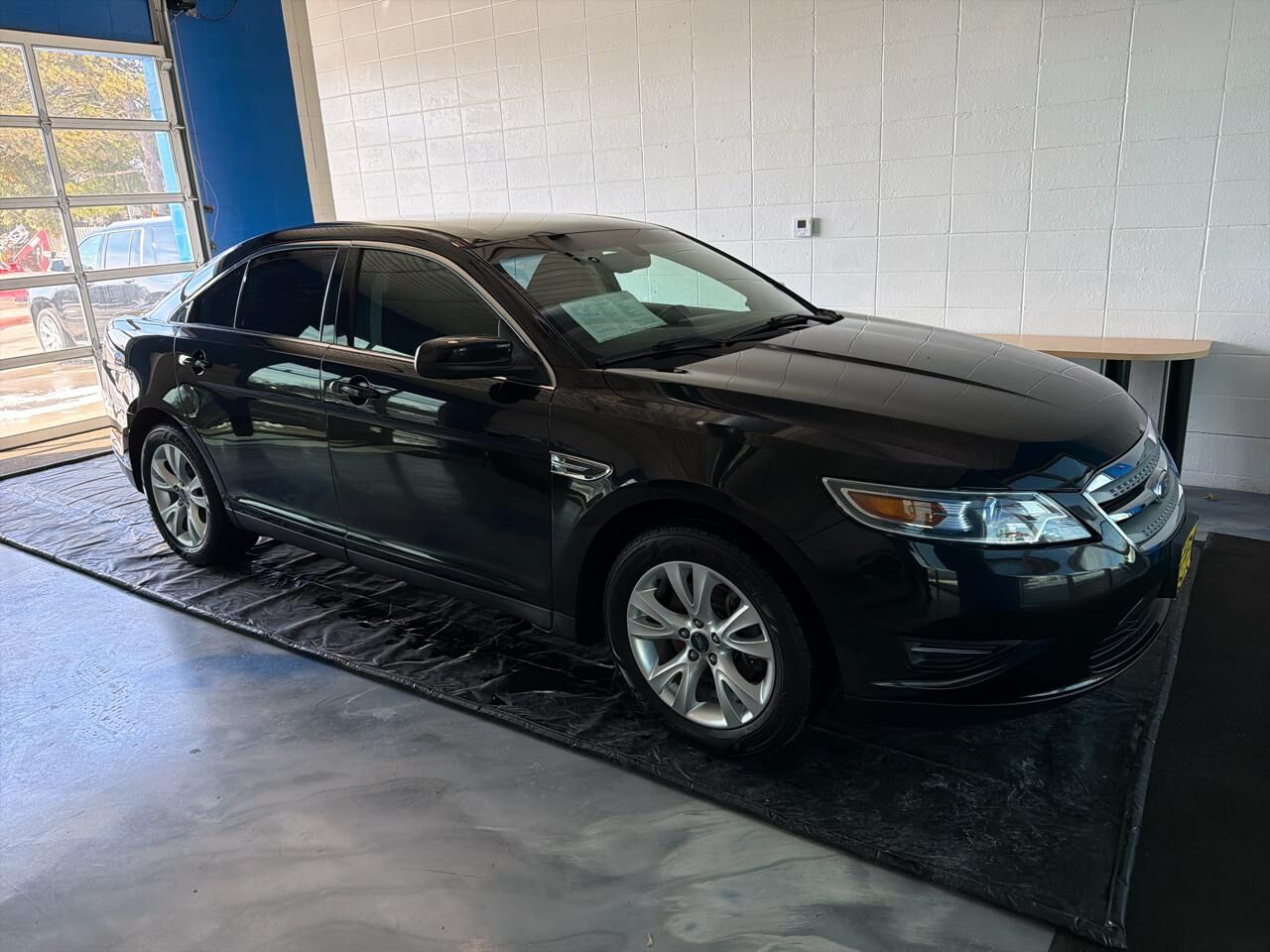 2011 FORD Taurus