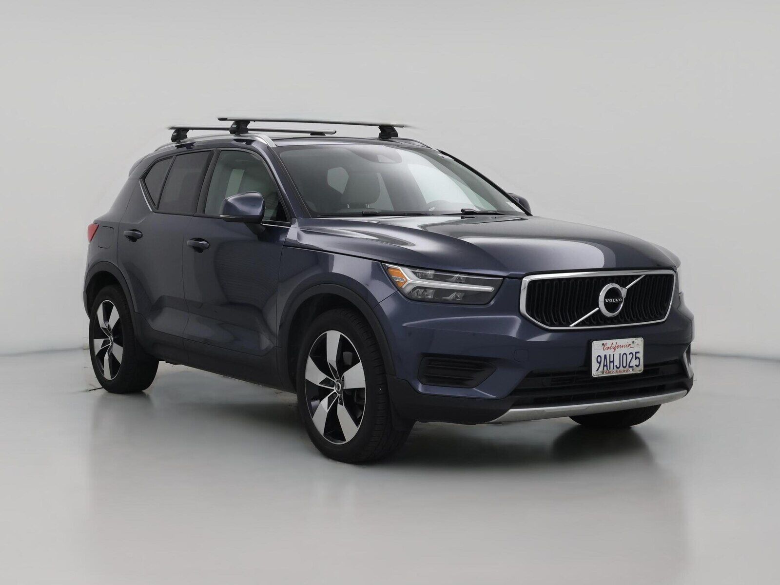 2022 VOLVO XC40