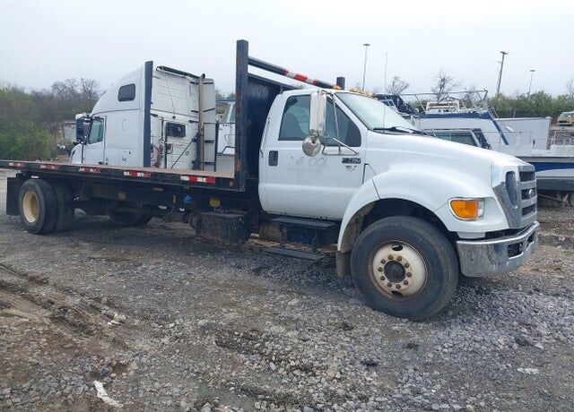 2011 FORD F-750