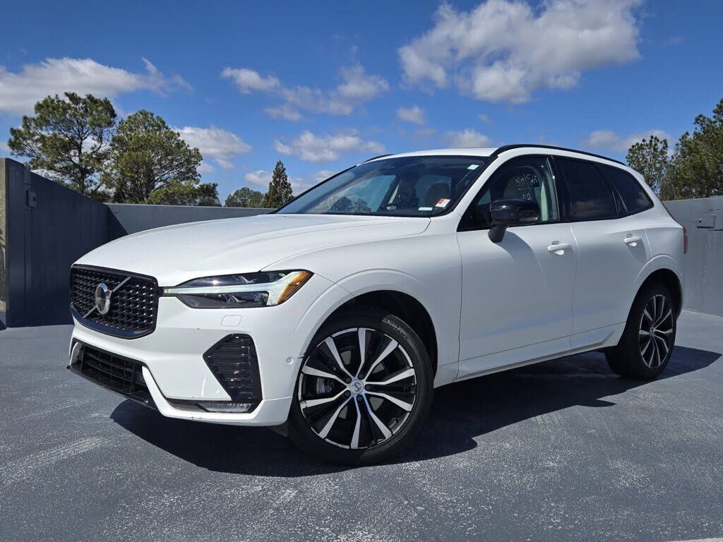 2024 VOLVO XC60