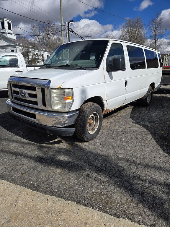2012 FORD E-350