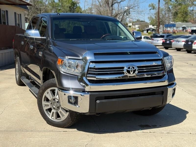 2017 TOYOTA Tundra