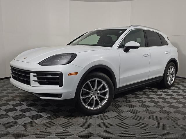 2024 PORSCHE Cayenne