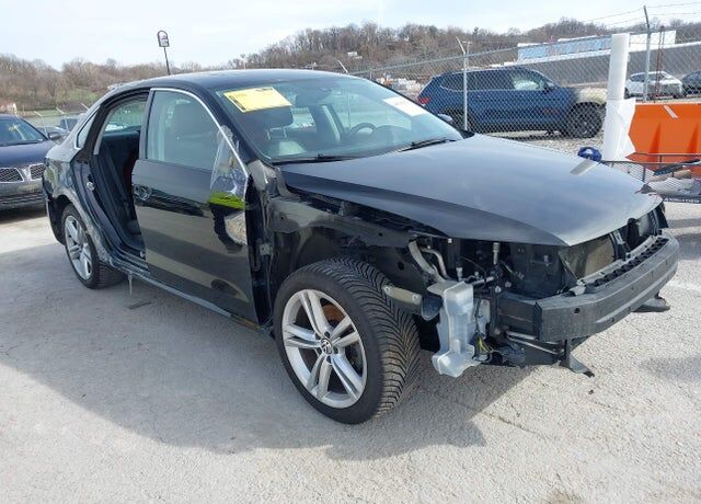 2015 VOLKSWAGEN Passat