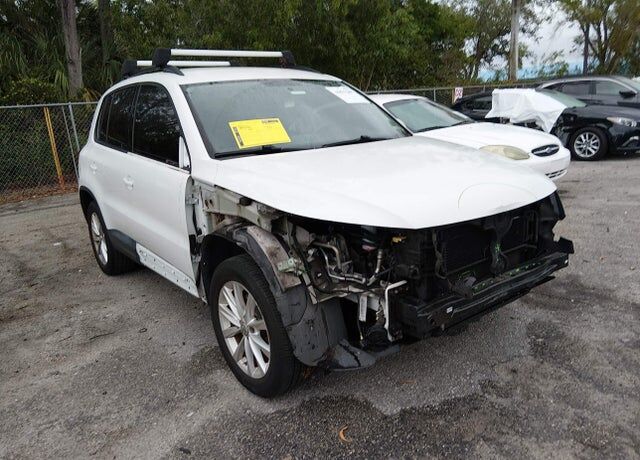 2017 VOLKSWAGEN Tiguan