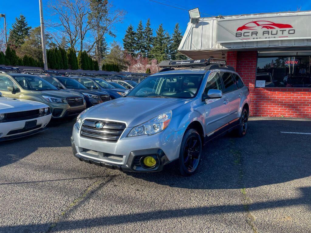 2013 SUBARU Outback