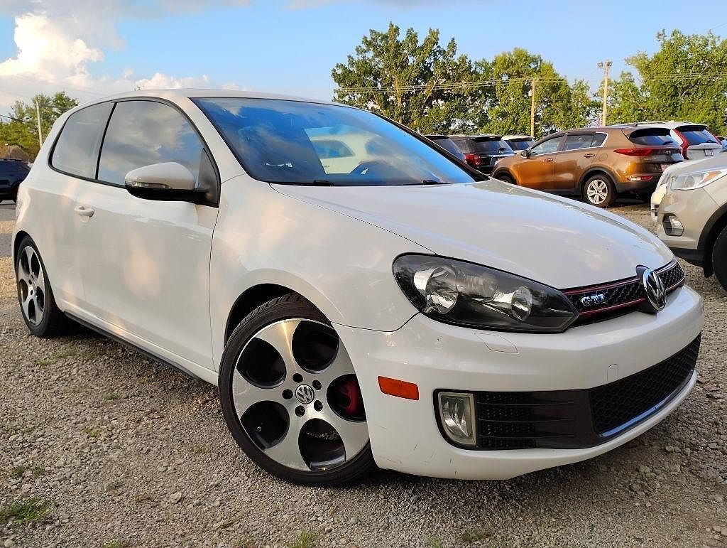 2010 VOLKSWAGEN GTI