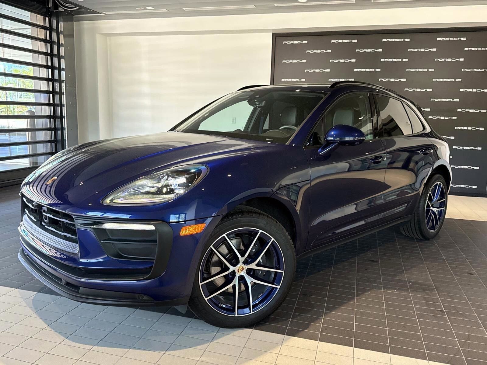 2026 PORSCHE Macan