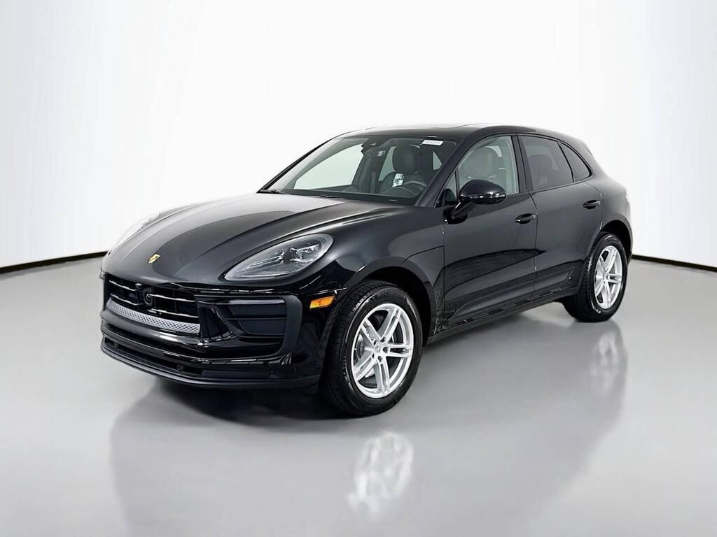 2025 PORSCHE Macan