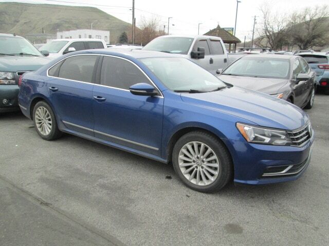 2016 VOLKSWAGEN Passat