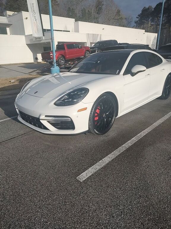2018 PORSCHE Panamera
