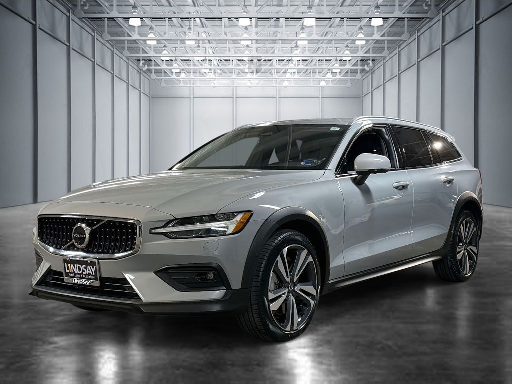 2024 VOLVO V60CC