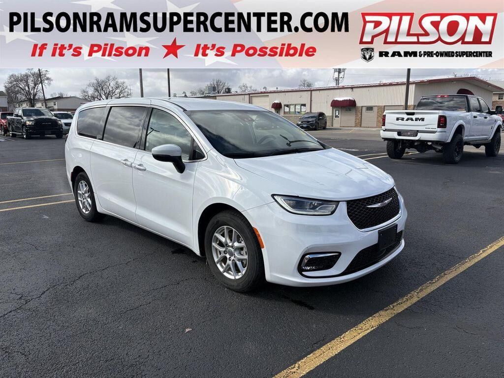 2023 CHRYSLER Pacifica