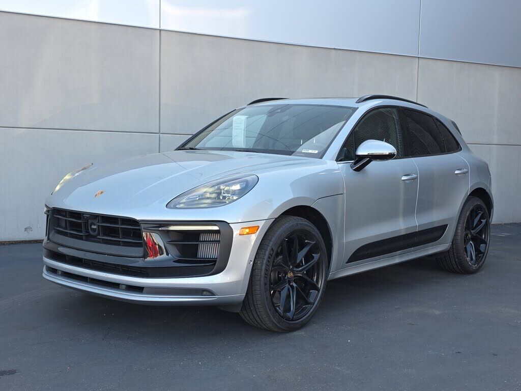 2025 PORSCHE Macan