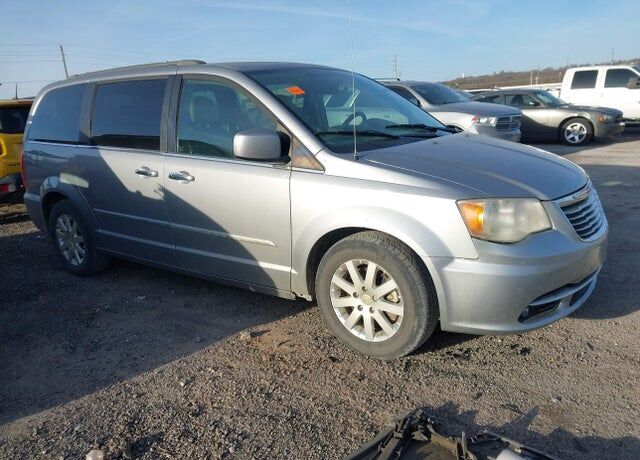 2015 CHRYSLER Town and Country