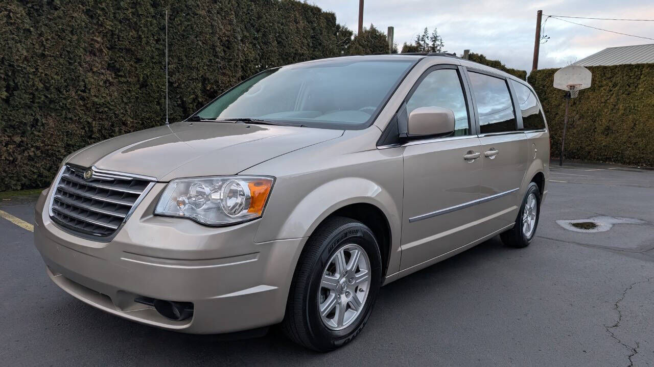 2009 CHRYSLER Town and Country