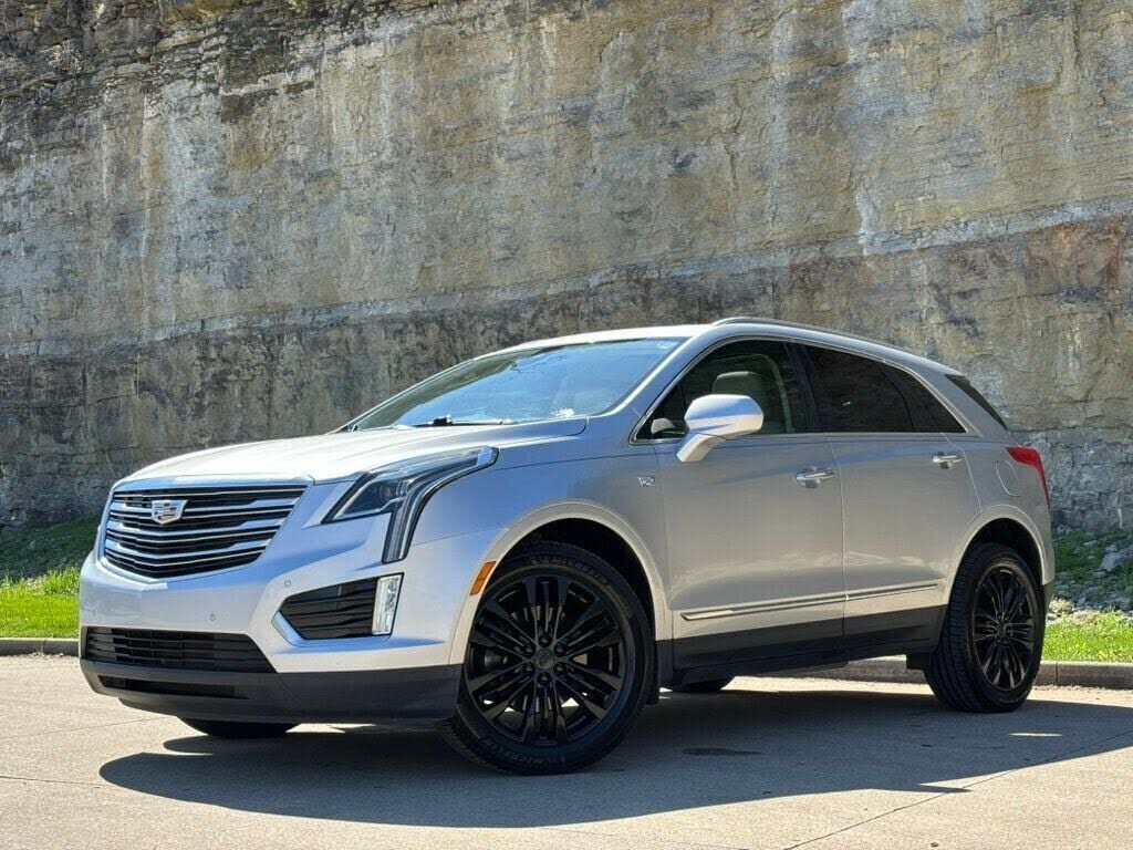 2017 CADILLAC XT5