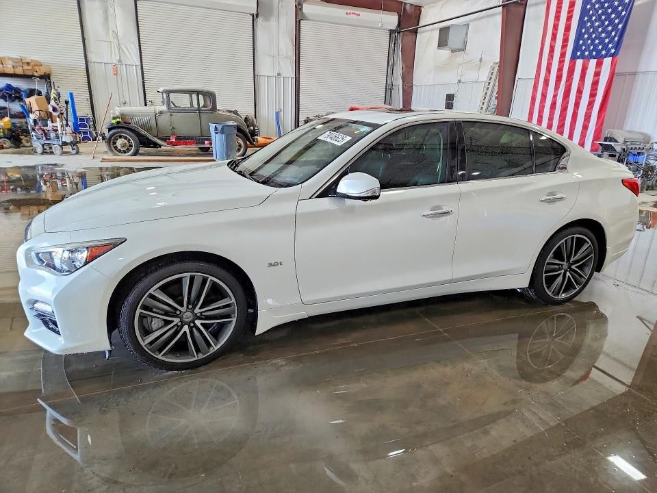2016 INFINITI Q50