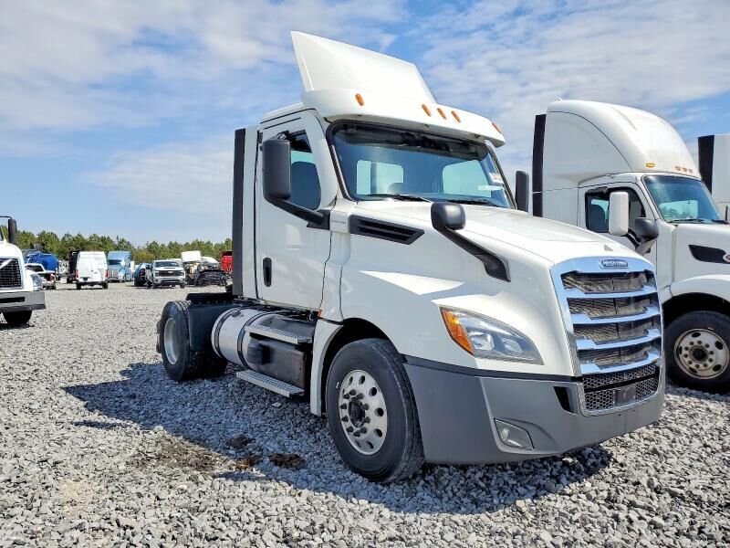 2021 FREIGHTLINER Cascadia