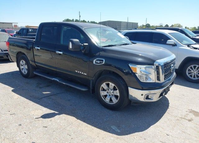 2017 NISSAN Titan