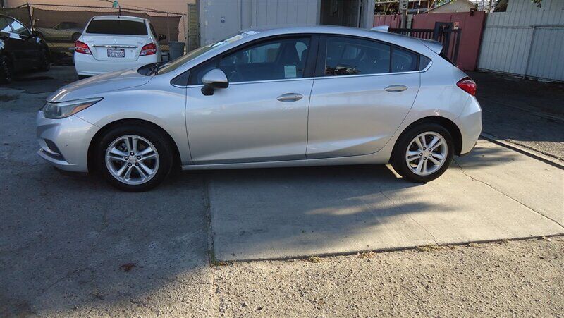 2017 CHEVROLET Cruze