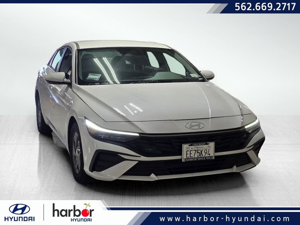 2025 HYUNDAI Elantra