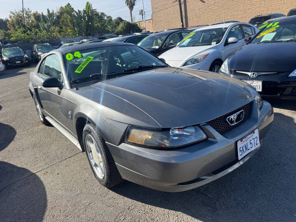 2004 FORD Mustang