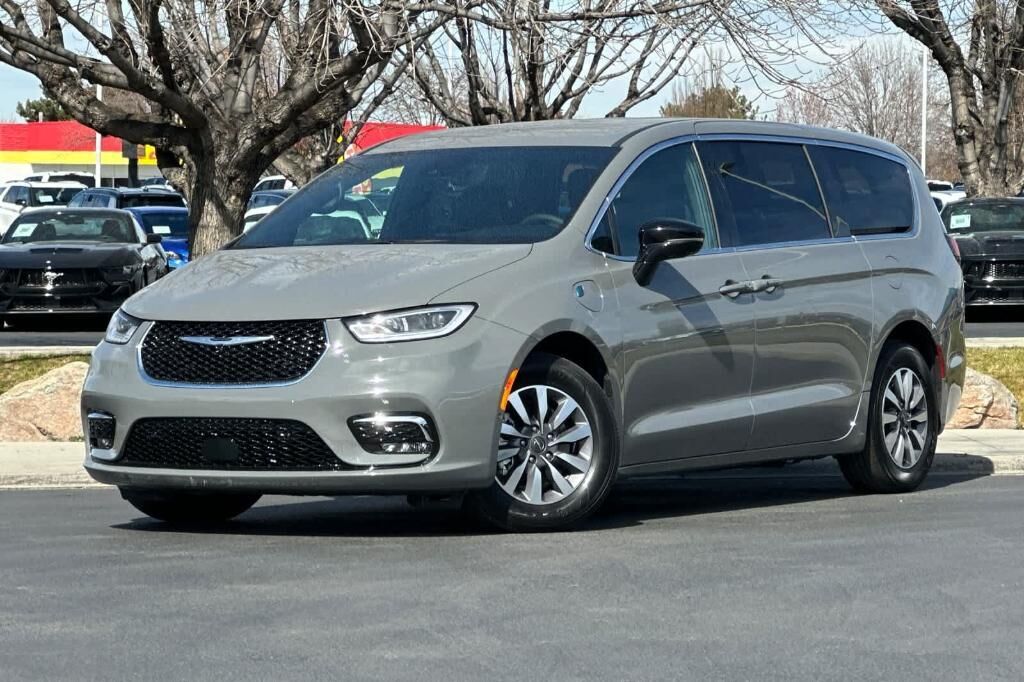 2025 CHRYSLER Pacifica