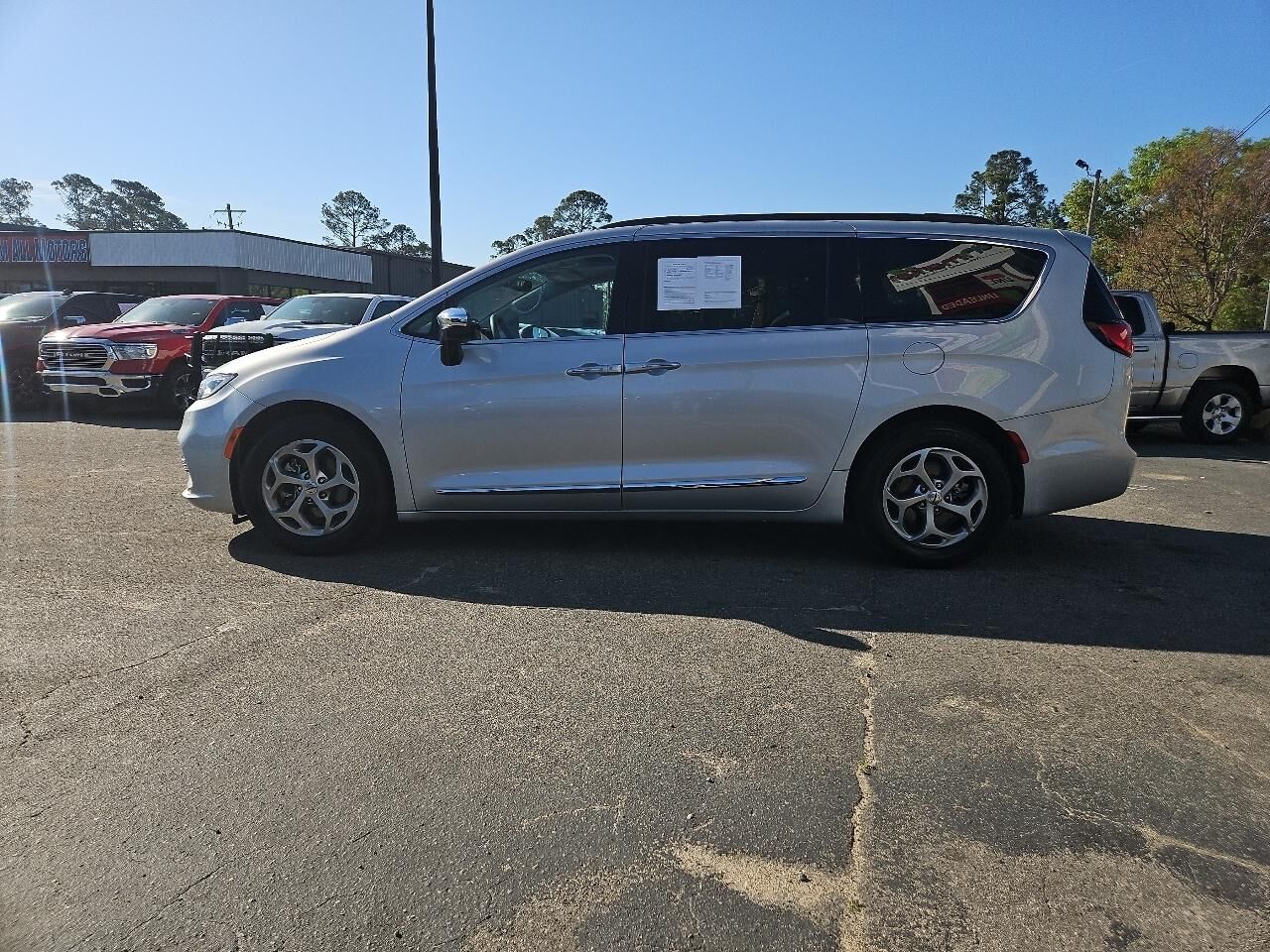 2023 CHRYSLER Pacifica