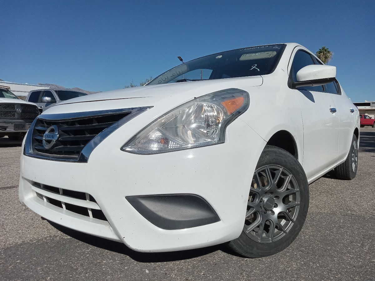 2016 NISSAN Versa