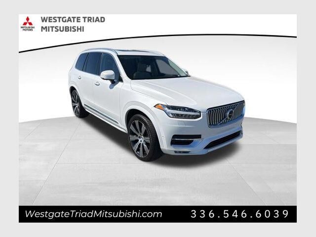 2022 VOLVO XC90