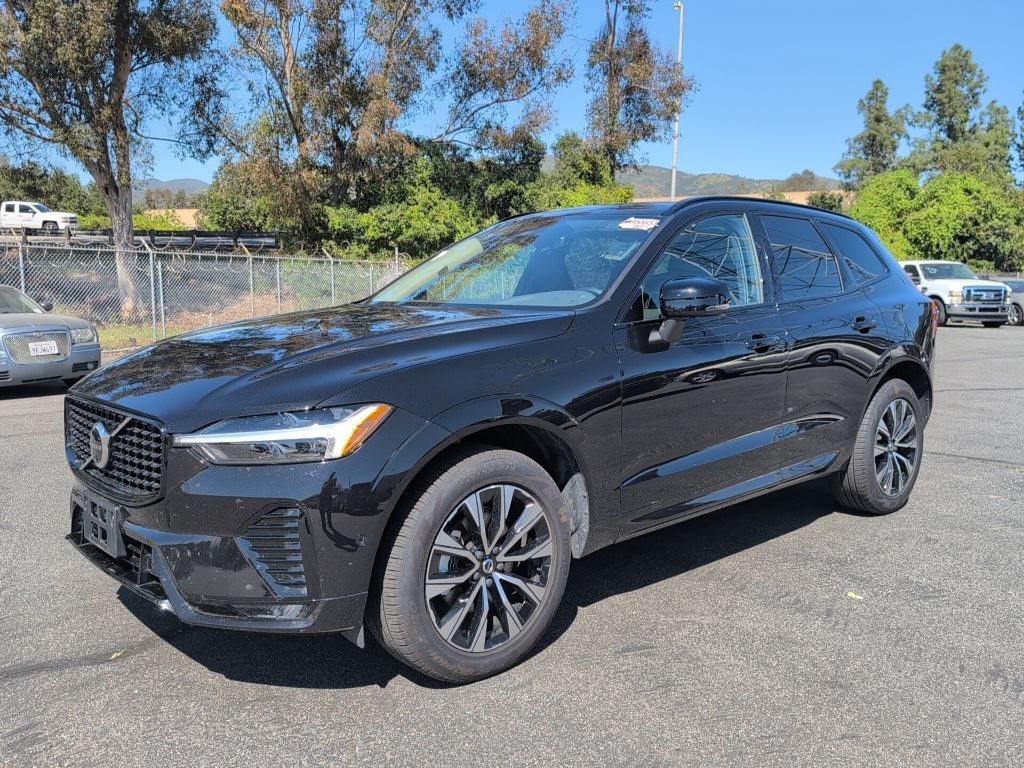 2025 VOLVO XC60