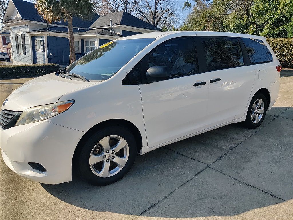 2017 TOYOTA Sienna