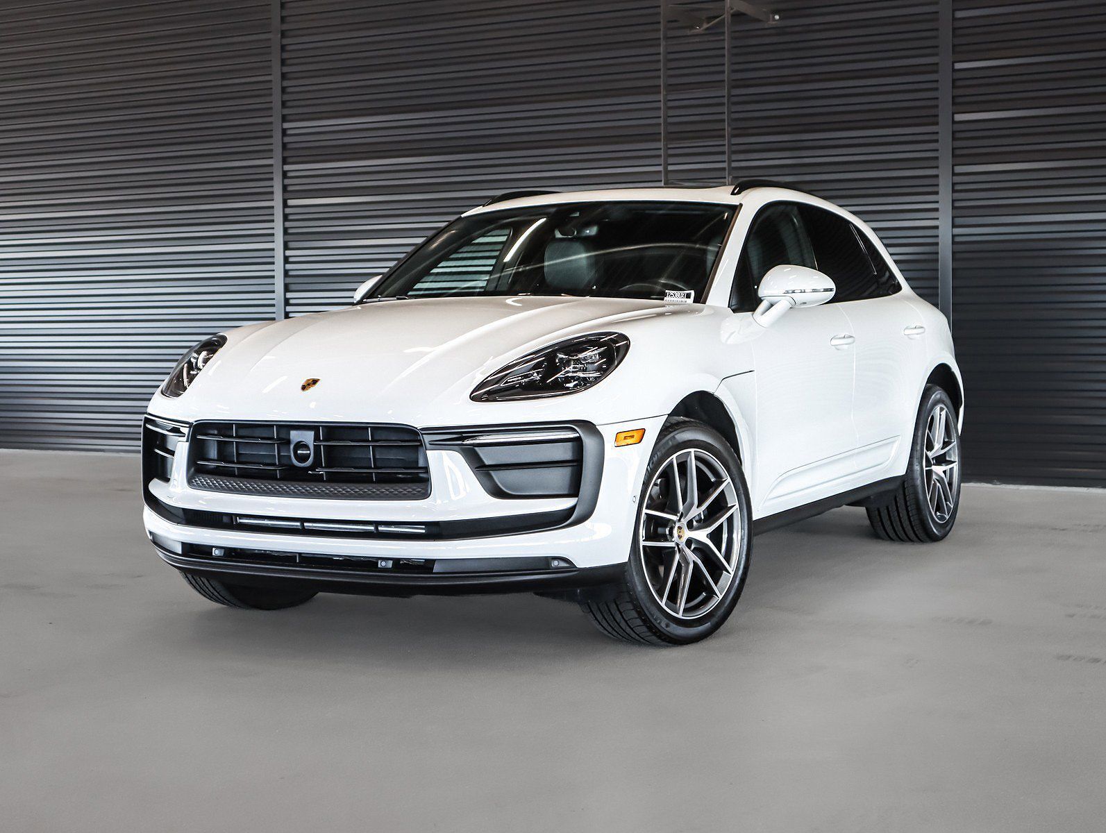 2022 PORSCHE Macan