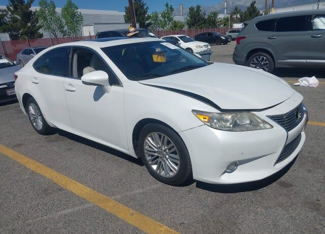 2013 LEXUS ES