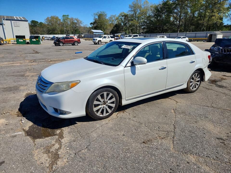 2011 TOYOTA Avalon