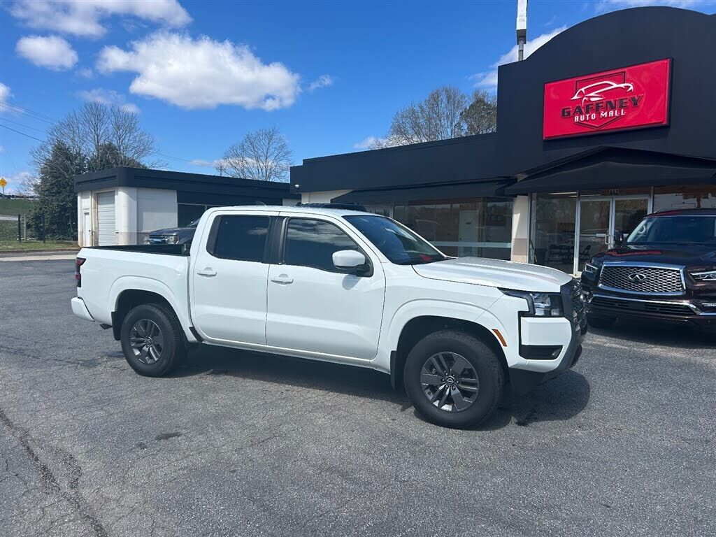 2025 NISSAN Frontier