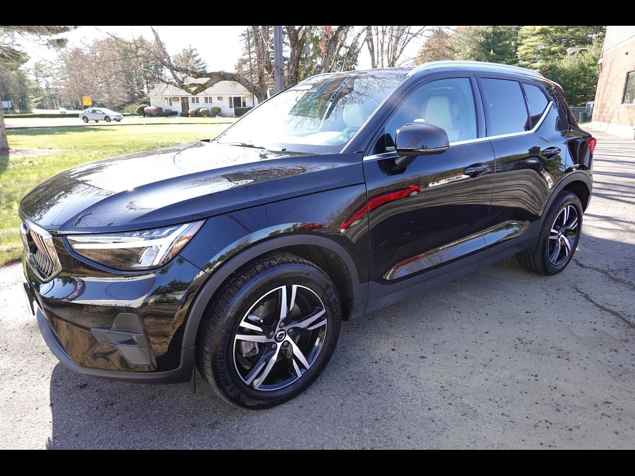 2023 VOLVO XC40