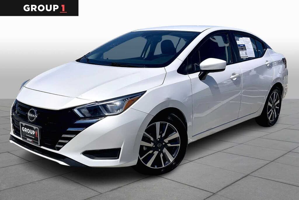 2023 NISSAN Versa